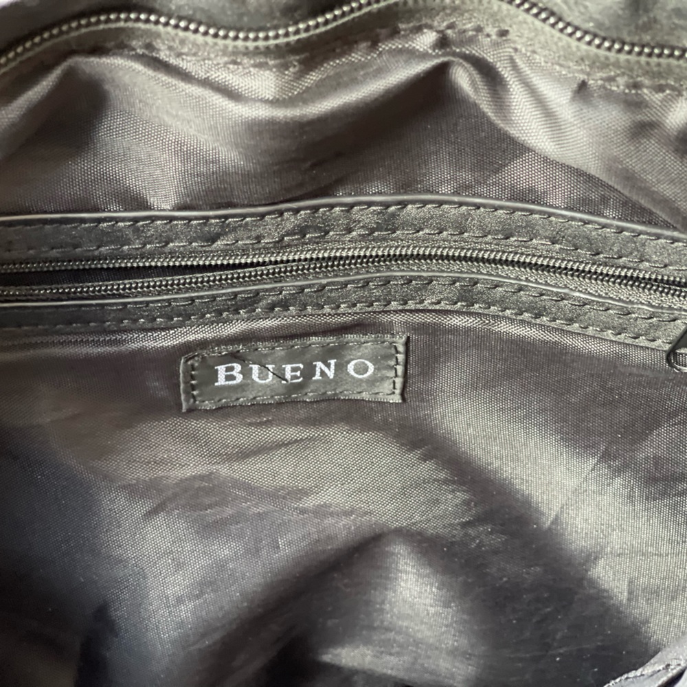 BUENO CONVERTIBLE BAG-Black. Carry Handle & Adjustable Strap. Zippered close. - Picture 2 of 9